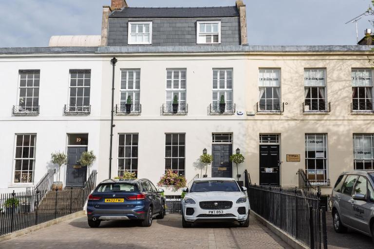17 Rodney Road - Luxury Apartments - Chambres d'hôtes Cheltenham