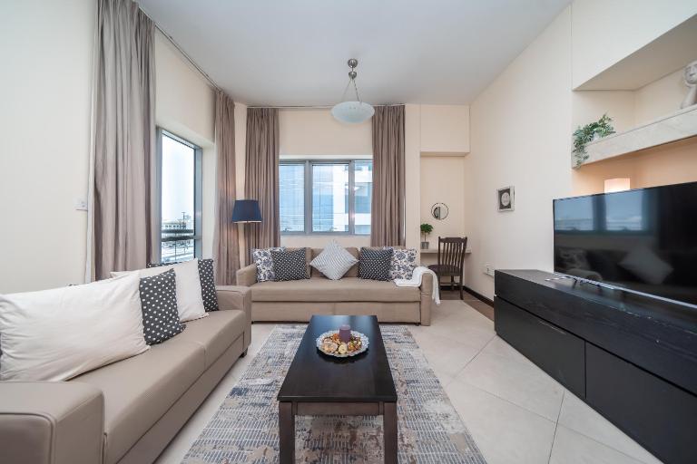 HiGuests - Deiras Lucky Find, 5-min to the Airport - B&B Dubai
