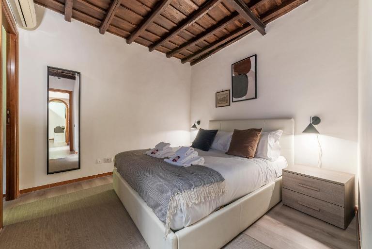 Giubbonari 23 - FromHometoRome - B&B Roma