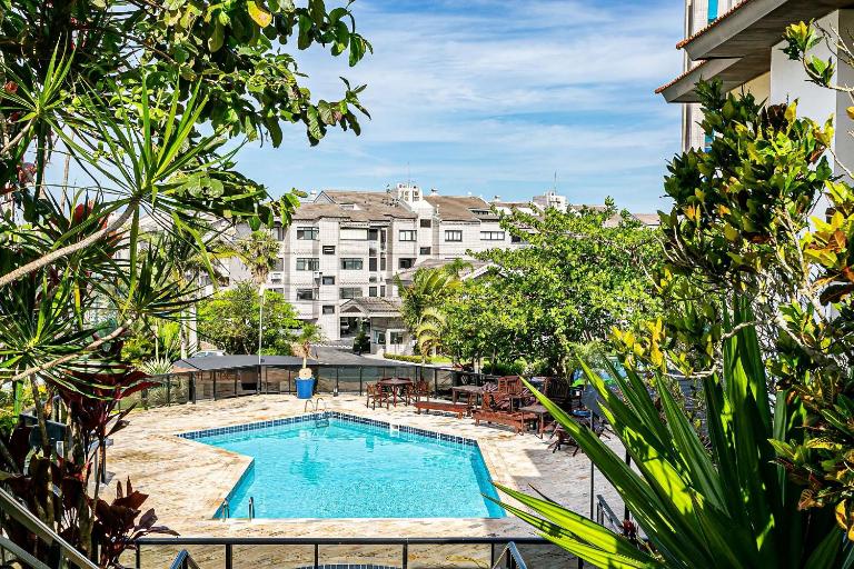 Apto com sacada e churrasq 260m Praia Brava COI302 - Ferienwohnung Florianópolis