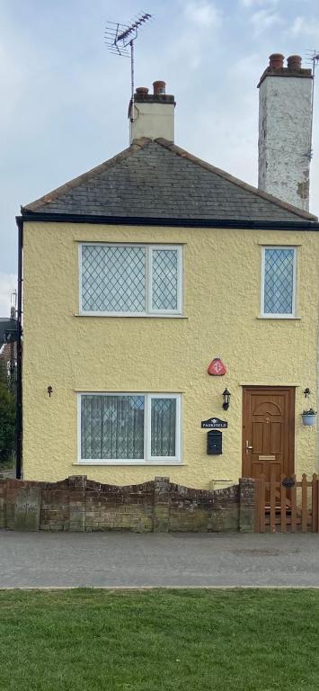 Cosy Cottage Great Bentley near station and shops - B&B Great Bentley