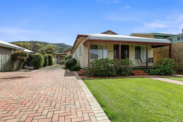 Aunty Wins - B&B Apollo Bay
