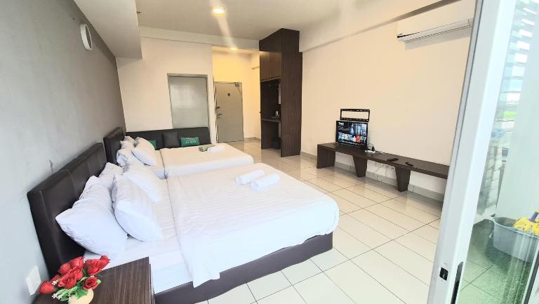 Aeropod [5B]/Near Airport / 2 Queen Bed/ Netflix/Free Parking - Chambres d'hôtes Kota Kinabalu