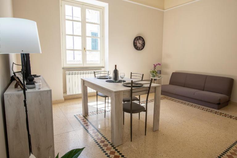Corner Cavour Apartment - Bed and Breakfast Sassari