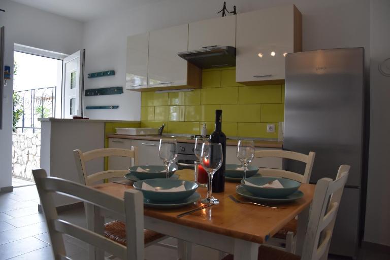 Apartman Vitamare 160 m from the beach - Bed and Breakfast Novi Vinodolski