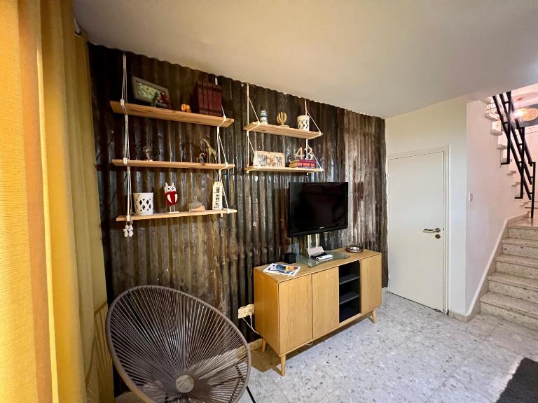 FatCow Beach House 43 - Bed and Breakfast Larnaca