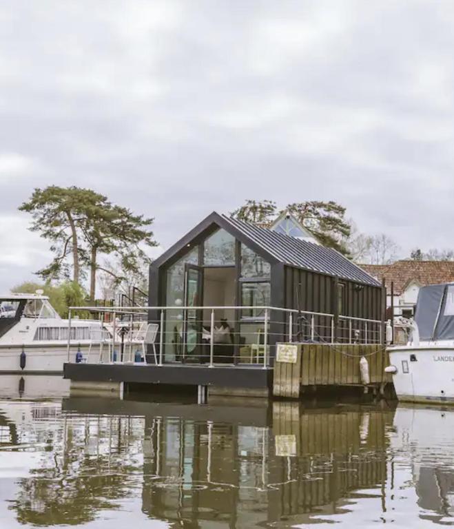 Water Cabin With Water Sports Equipment and Bikes, Bath - B&B Bristol