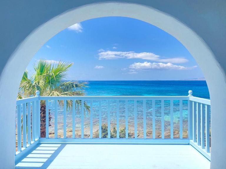 Unique Beachfront Cycladic Villa @ Agios Prokopios - Chambres d'hôtes Agios Prokopios