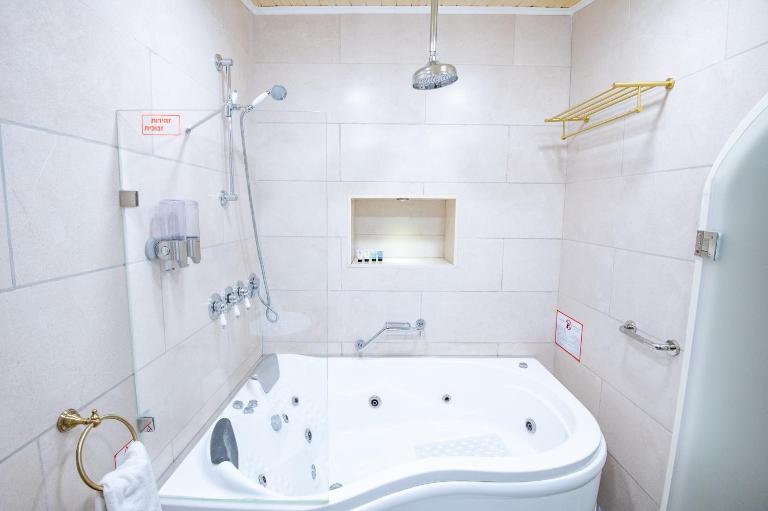 Svarzman suite - B&B Bat Shlomo
