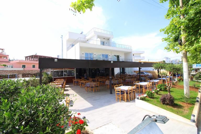 Moonshine Hotel - B&B Ksamil
