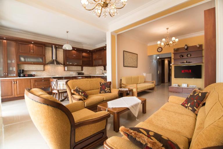 Nesting Ramblers SKG #1 - B&B Salónica