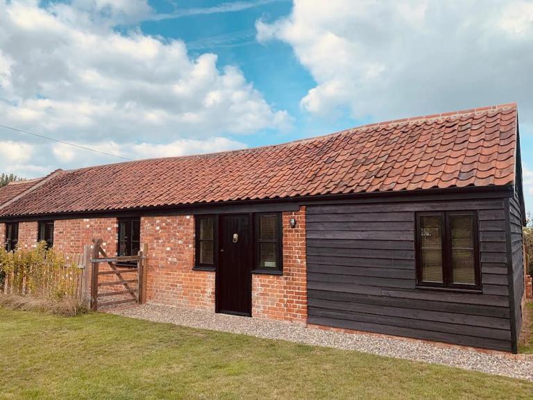 Bonneys Barn Retreat - Luxury homely getaway - Bed and Breakfast Burgh St Peter