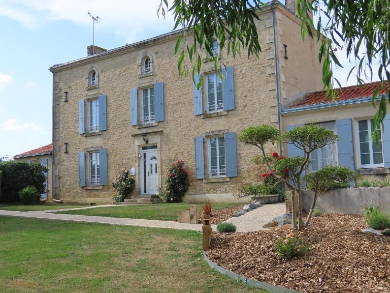 Chambres d'Hôtes Le Tilleul - B&B Saint-Hilaire-des-Loges