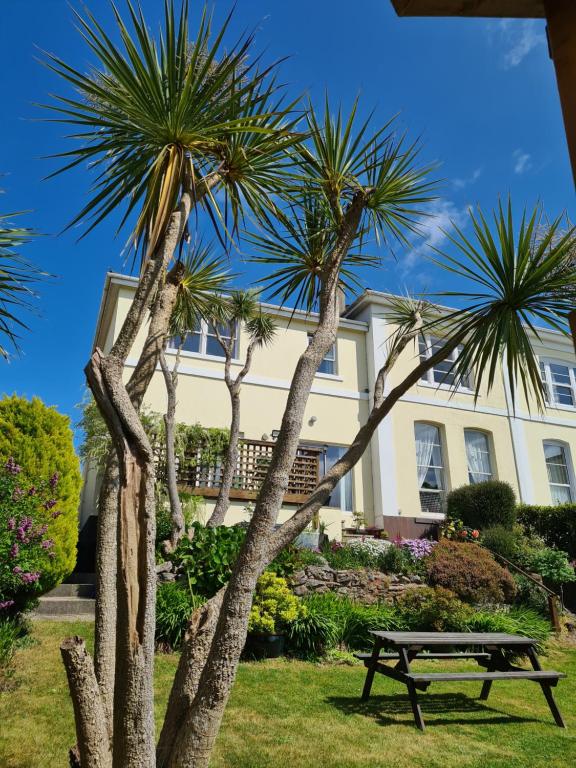 Meadowside Holiday Apartments - B&B Torquay
