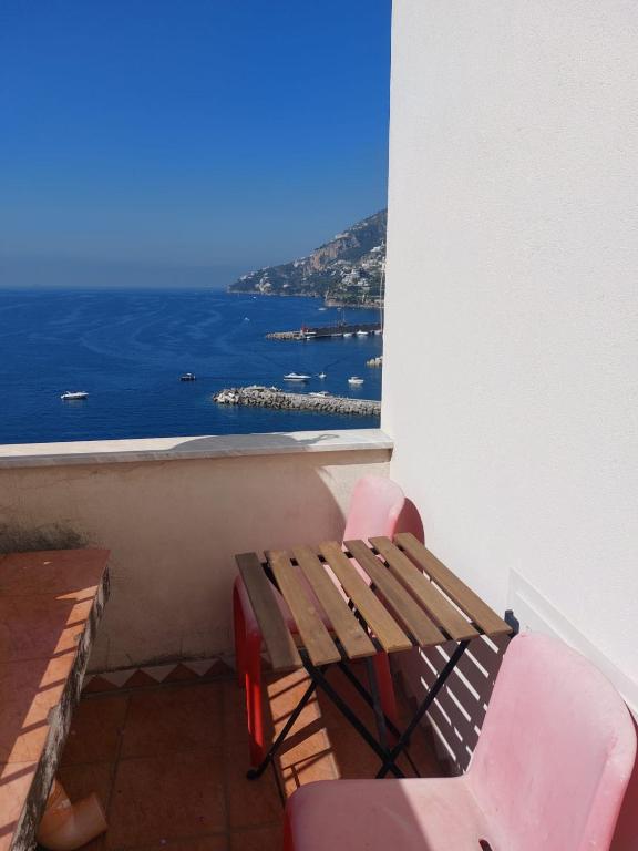 La stanza sul Porto di Amalfi camera piccina piccina con bagno privato e terrazzino vista mare - B&B Amalfi