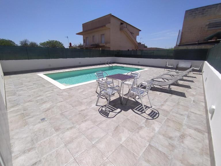 Casa con piscina 2 Camere da letto Profumo Sea & Sun 2A - B&B Triscina