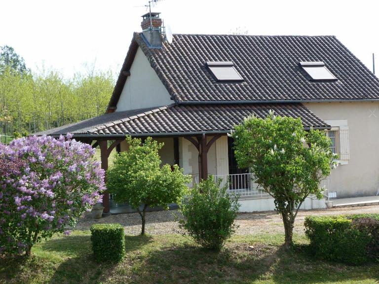 Maison spacieuse avec cheminée et grand jardin à Thiviers - FR-1-616-133 - Chambres d'hôtes Thiviers