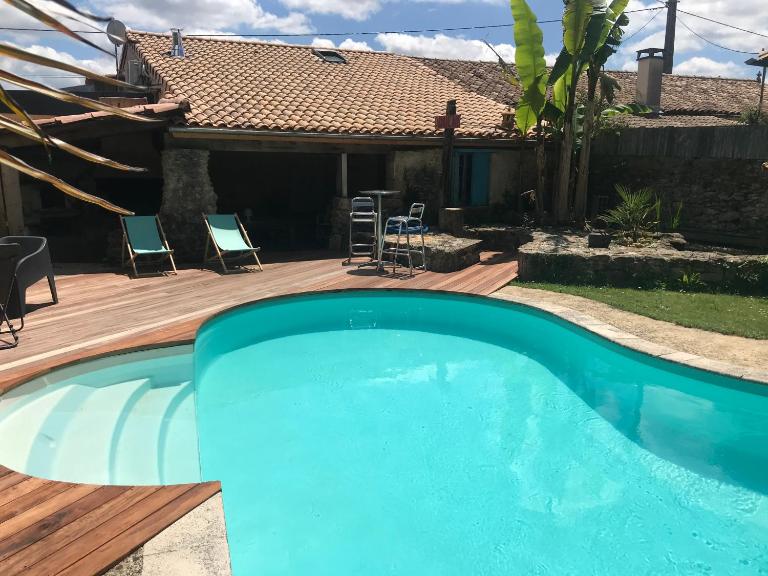 Guesthouse Simon Carretey SAUNA & SWIMMING-P, CALM - B&B Barsac