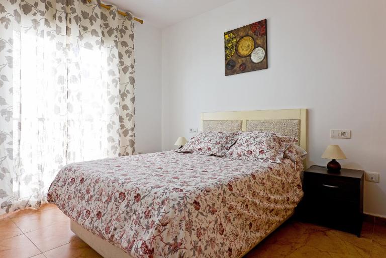 Relaxing Beach Apartment in Fuengirola Parking - Chambres d'hôtes Fuengirola