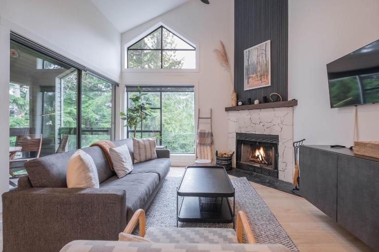Powderview 24 by Outpost Whistler - Chambres d'hôtes Whistler