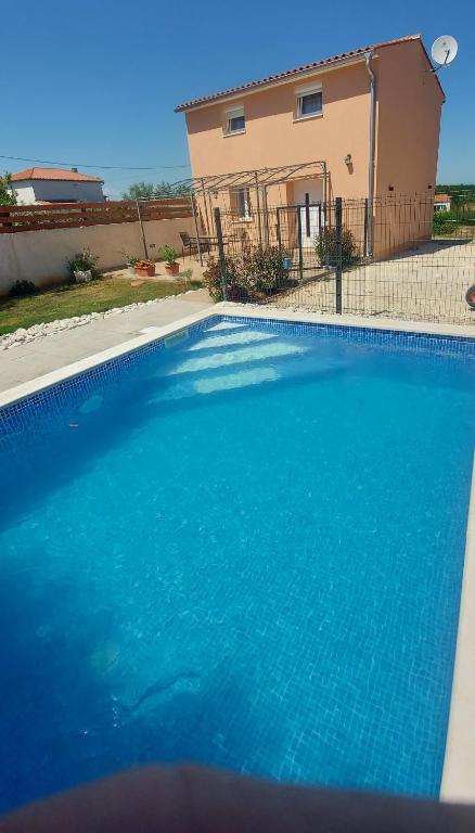 Holiday home Silva - B&B Peruški