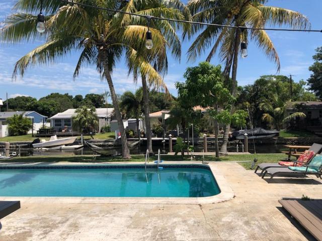 Modern Spanish Villa- Pool- By River-Tropical !!! - B&B Fort Lauderdale