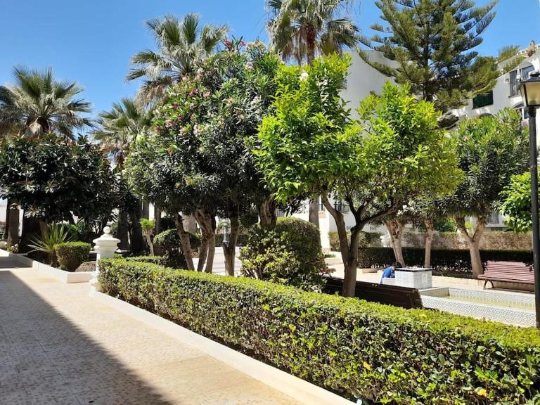 Bonito apartamento a 50 metros de la playa. - Chambres d'hôtes San Luis de Sabinillas