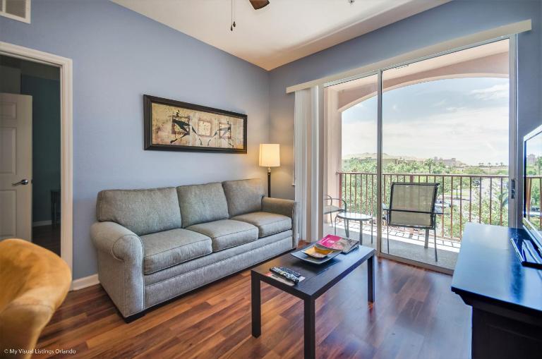 Beautiful PET FRIENDLY Condo Near Pool - Bed and Breakfast Orlando
