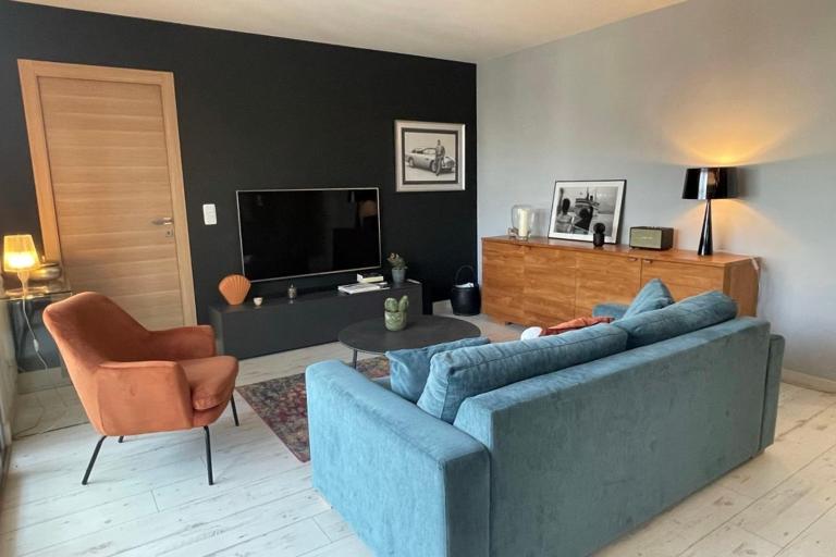 Spacious and Stylish One-Bedroom Apartment on Place de Gaulle Antibes - B&B Antibes