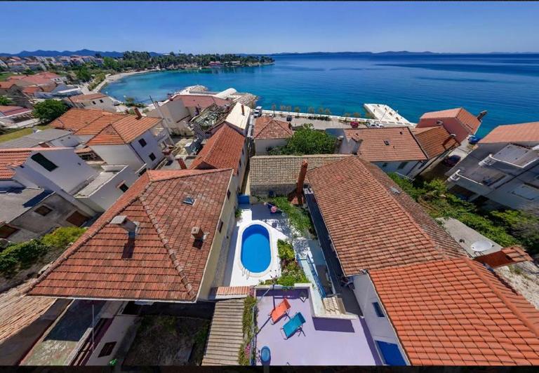 Dalmatian rustic house - B&B Petrcane