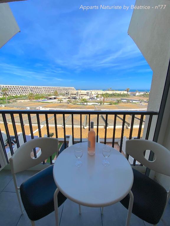 Studios Héliopolis Village Naturiste - Chambres d'hôtes Le Cap d'Agde