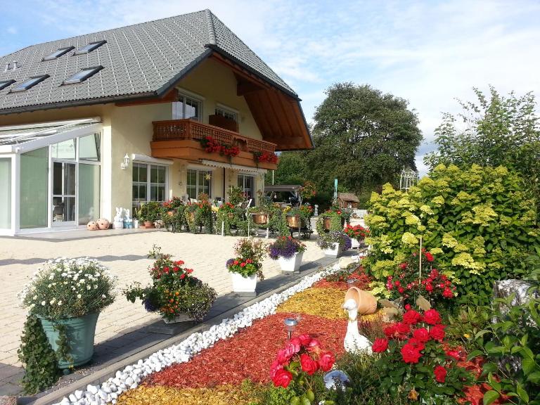 Appartement Rehblick - Bed and Breakfast Eisenbach