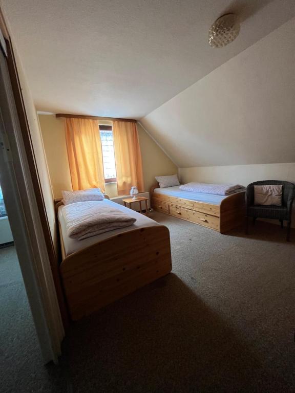 Ferienwohnung Schlossberg 3 - Bed and Breakfast Wirsberg