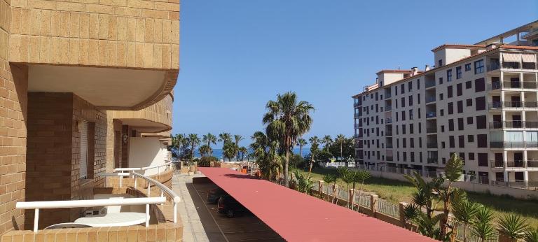 ACV - Acapulco IV-1ª linea planta 1 sur-2 - Bed and Breakfast Oropesa del Mar