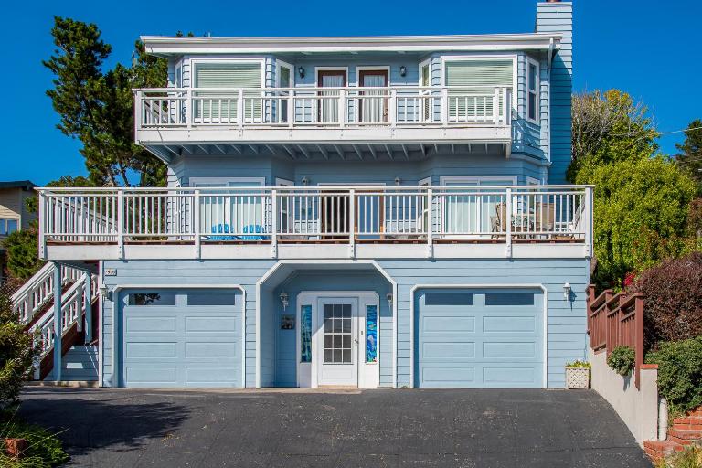 All Decked Out in Cambria - B&B Cambria