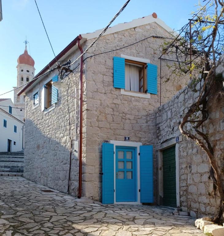 Kamena kuća Vrh - Bed and Breakfast Betina