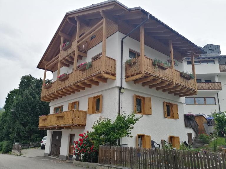 Ciasa Rosada - Ferienwohnung Sankt Vigil