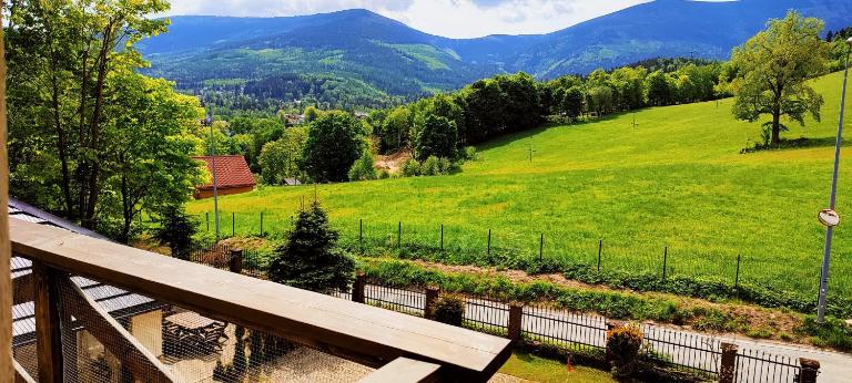 Gorski Widok Karpacz Apartamenty i Pokoje- Salon Kominkowy - Bed and Breakfast Karpacz