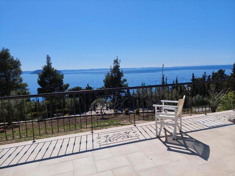 Villa Johell - Chambres d'hôtes Néos Marmarás