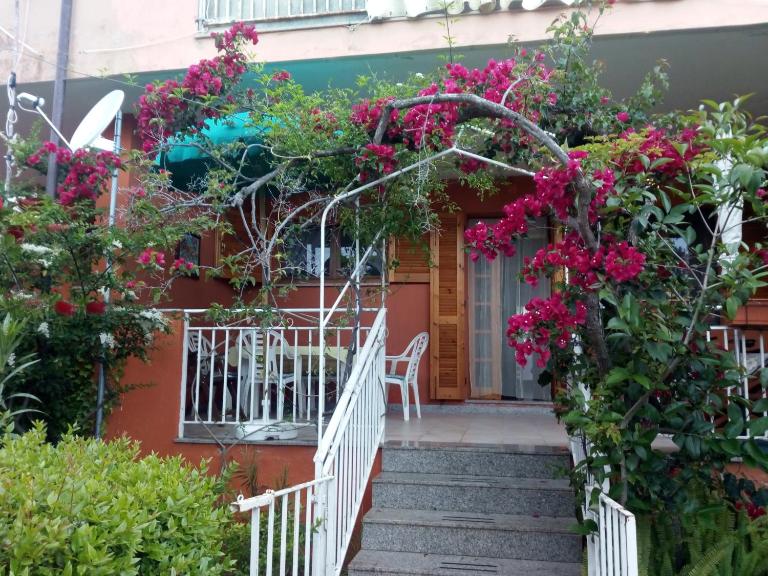 Casa a pochi passi dal mare - B&B La Caletta
