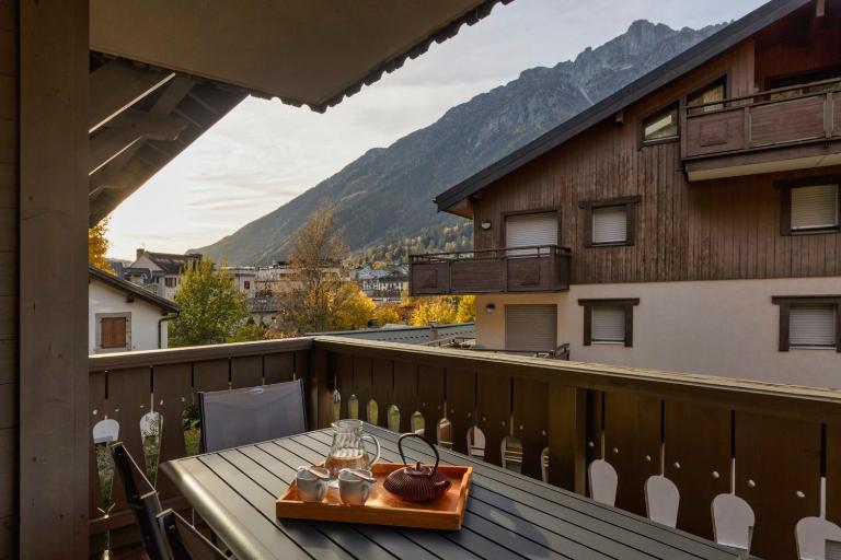 Grepon -City Center - Free Swimming pool, Sauna, Gym - Free Parking - By Cozee Rentals - B&B Chamonix