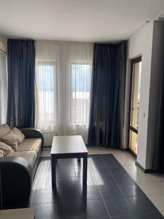 Luxory Apartament on the Seaside, Gradina beach, St Nicholas Complex - Bed and Breakfast Chernomorets