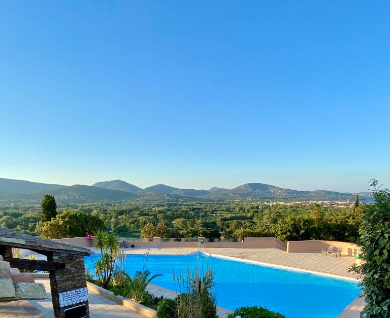 Jolie maison Golfe de Saint-Tropez - Chambres d'hôtes Cogolin