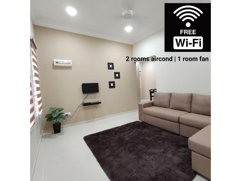 MUSLlM ONLY Wifi 3 Room with 2 aircond Menanti Village Homestay - B&B Alor Setar