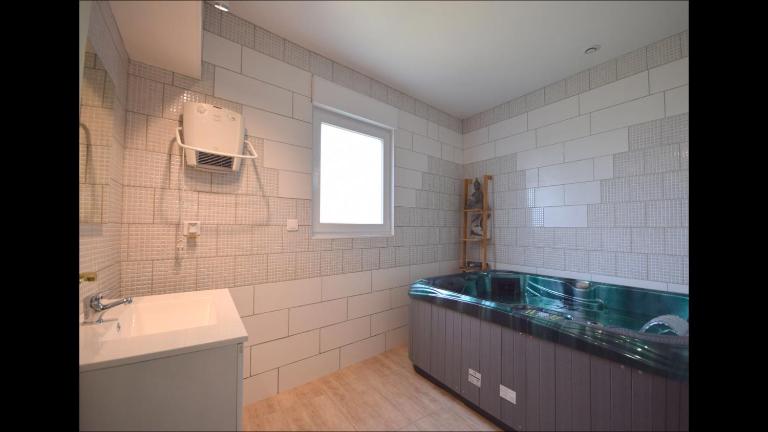 Gite moderne vallée de Kaysersberg avec jacuzzi privé - B&B Orbey