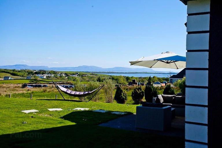 Luxury Wild Atlantic Way accommodation with sea views and free wifi - B&B Bruckless