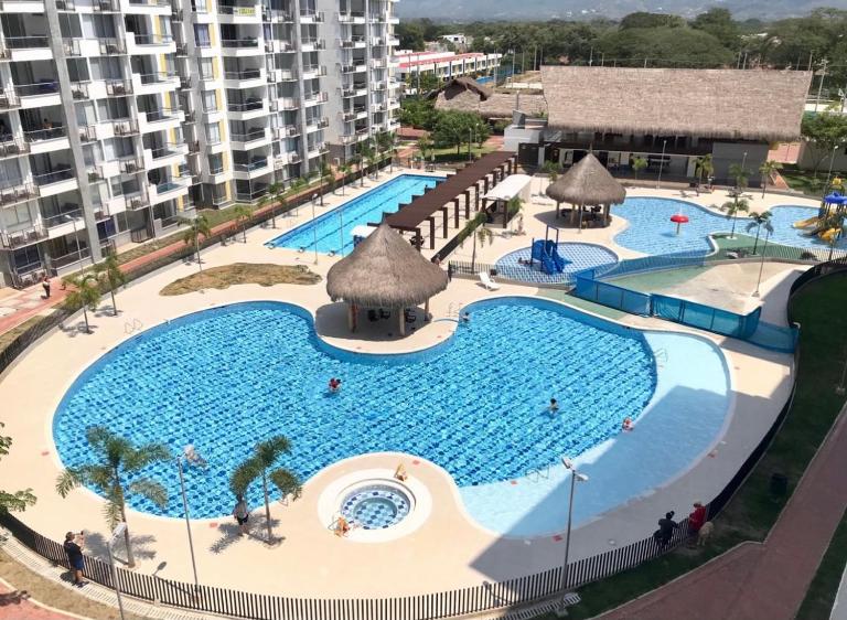 Espectacular apartamento en Condominio Peñazul con BBQ - B&B Ricaurte