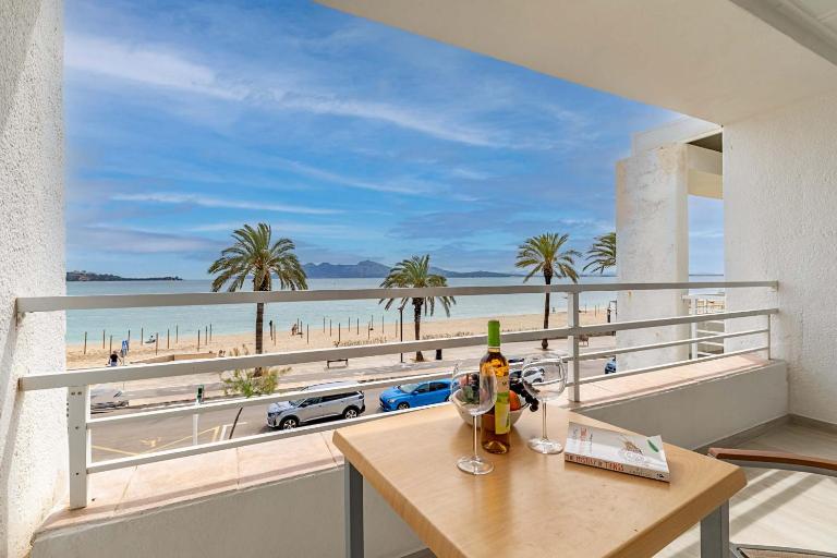 Beachfront Apartment Sivella Mar by Sealand Villas - Ferienwohnung Port de Pollença