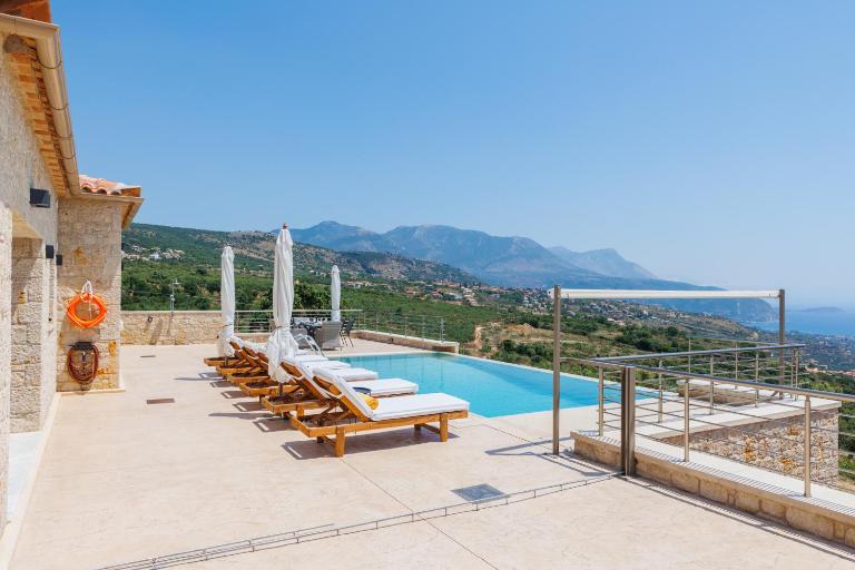 Manazil Mani - Luxury Villas - Chambres d'hôtes Stoúpa