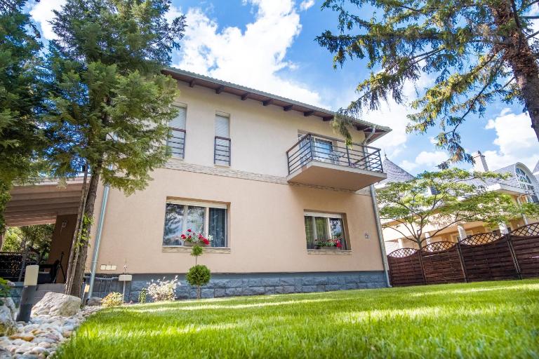 Vas Villa - B&B Siófok